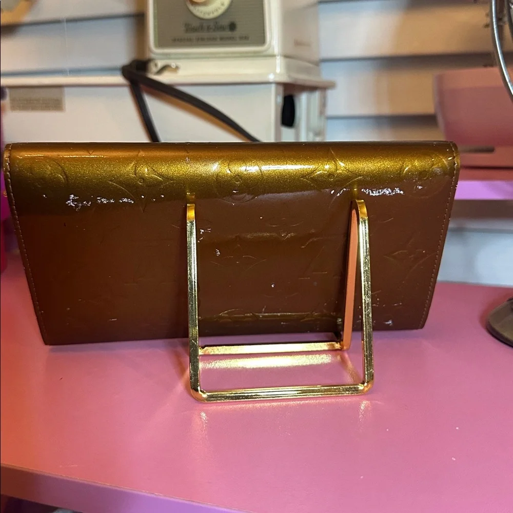 LV wallet ONLY - Picture 5 of 13